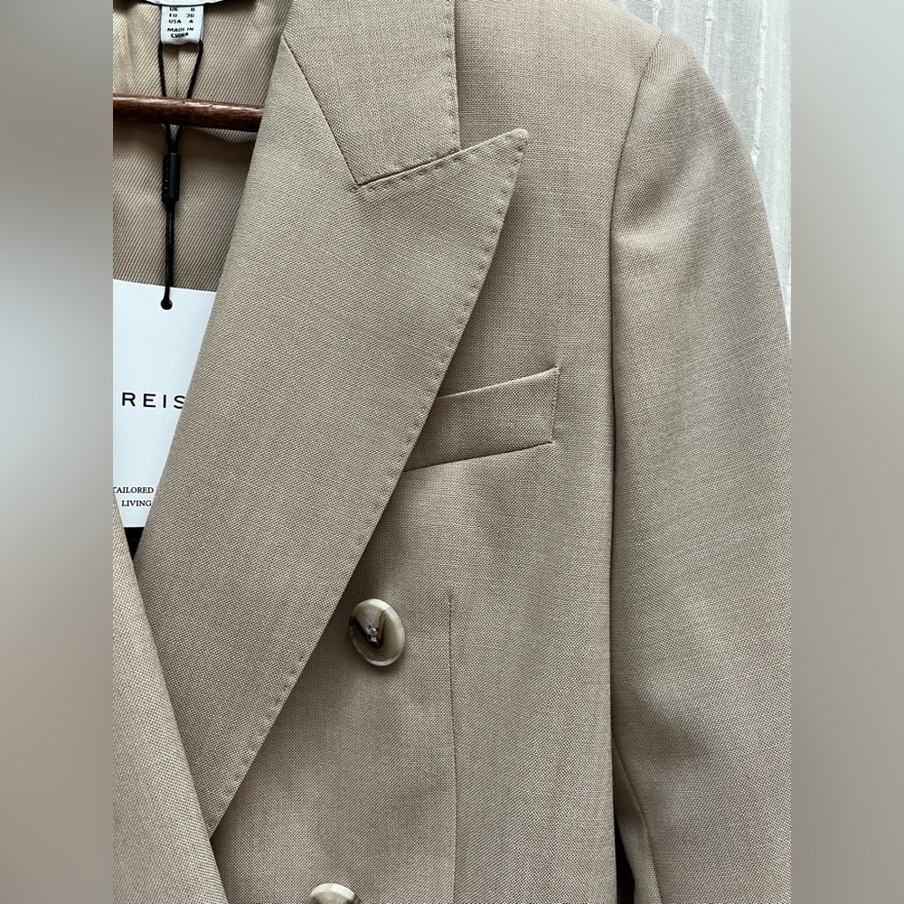 Reiss WOOL DOUBLE BREASTED SUIT
BLAZER IN NEUTRAL size 4 - Picture 10 of 11